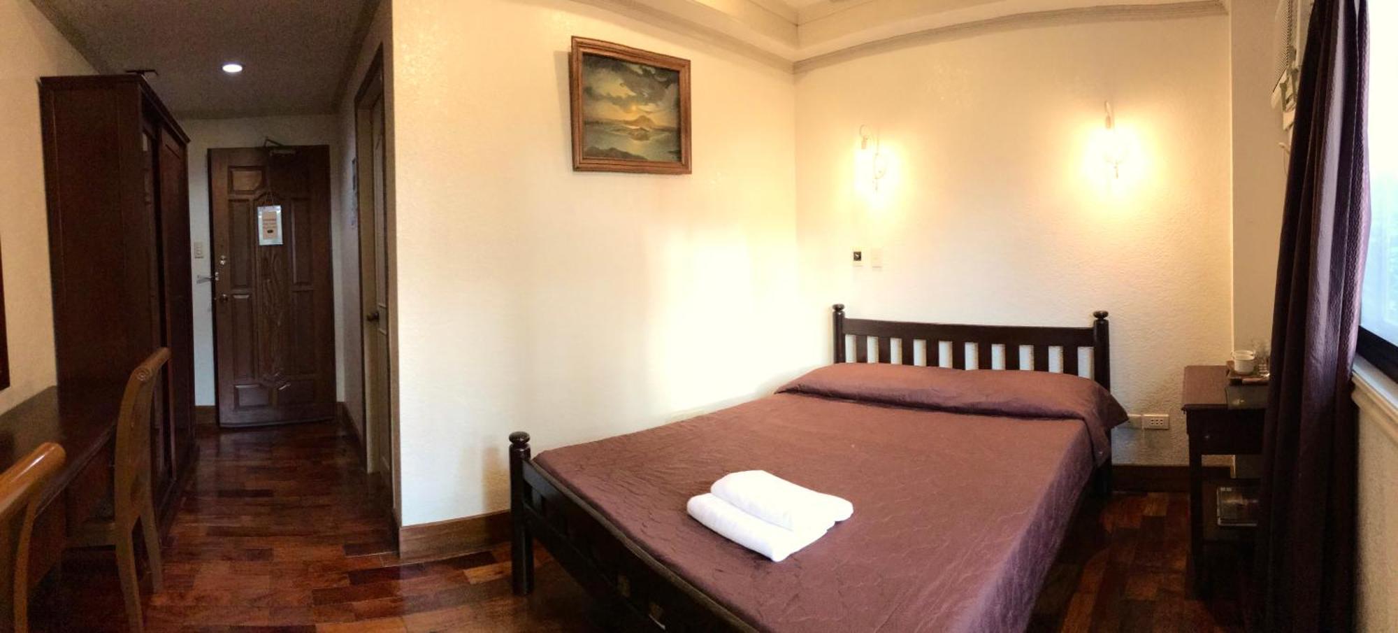Mc Mountain Home Tagaytay City Room photo