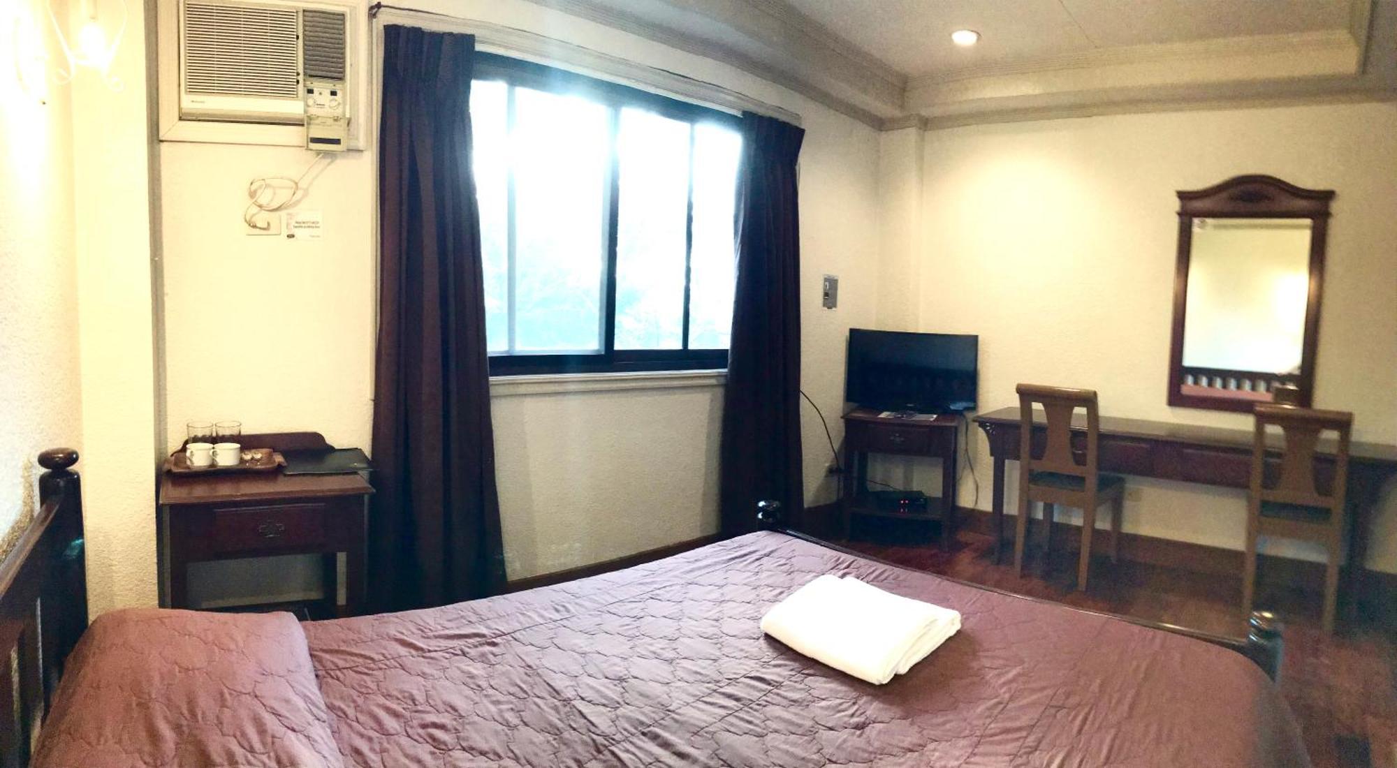 Mc Mountain Home Tagaytay City Room photo
